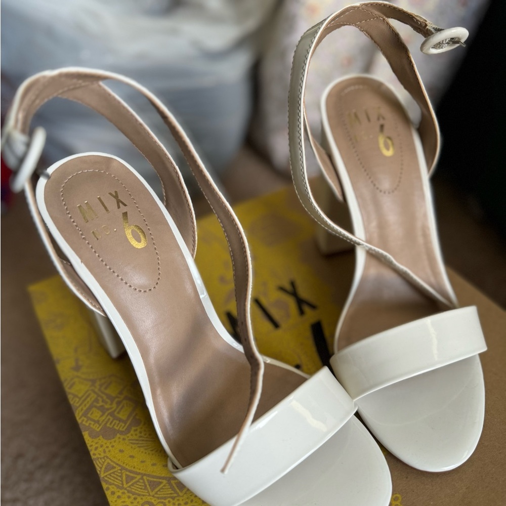 Mix No. 6 White Heels Sleek Slingback Design